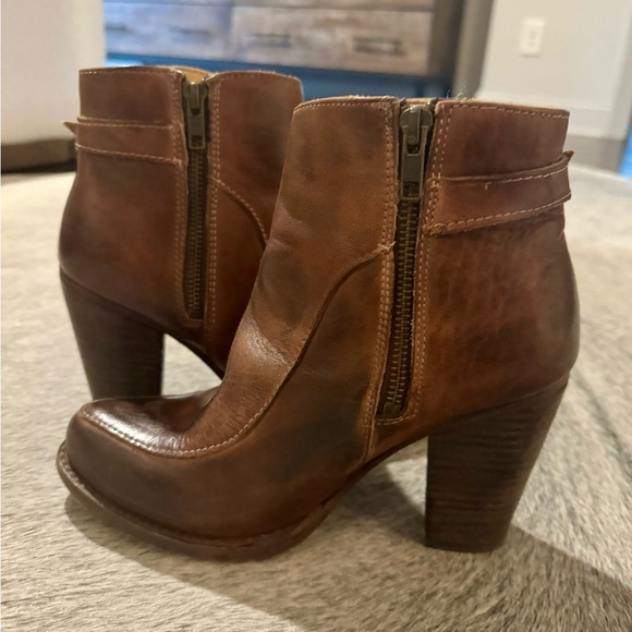 Gorgeous Bed Stu Isla leather bootie.. brown rustic. Worn one time. Size 8 - Picture 1 of 7